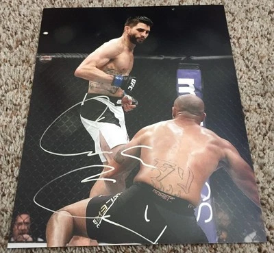Foto firmada por Carlos Condit 8x10 UFC con prueba  Foto 1 de 3