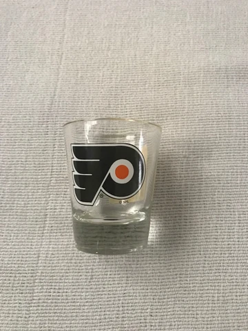 Vintage NHL Philadelphia Flyers SHOT GLASS by Hunter Glass Co Cover