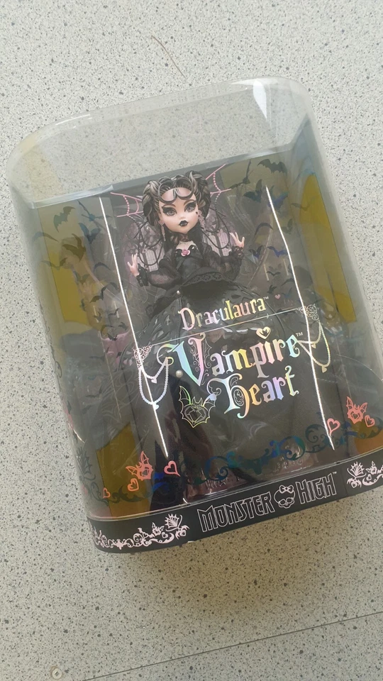 Mattel Monster High Draculaura Vampire Heart Doll - HRC14