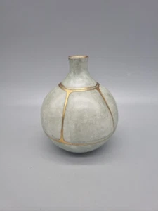 A John Davidson Studio Pottery Porcelain Lobbed Bud / Posy Vase, Truro Pottery. - Picture 1 of 11