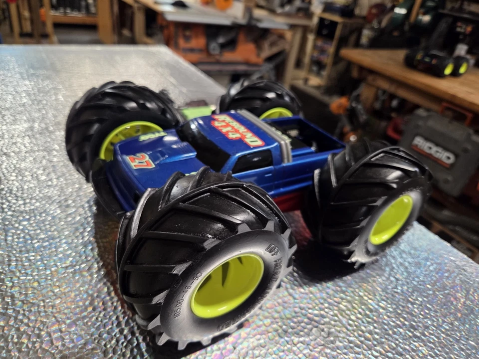 Tyco Rebound 4X4 - FULLY Restored + BATTERY UPGRADE!! Xmas Is a Comin'! Body A+ - Image 1 of 4