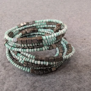 Perlen Spulenarmband mintgrün weiß silberfarben Würfel Perlen Wickeloptik - Bild 1 von 6