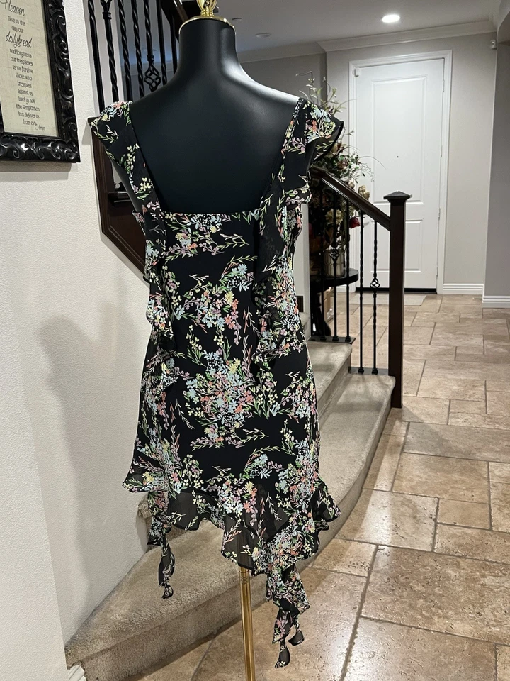 Mini Vestido Negro Floral Asimétrico Fairycore Whimsigoth -Talla M Foto 1 de 4