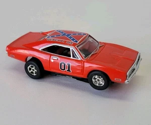 ROUND 2 2006 1969 Dodge Charger "General Lee" Dukes of Hazzard Slotcar - Bild 1 von 7