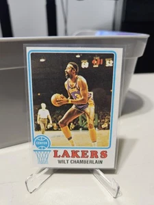 1973-74 80 Wilt Chamberlain Topps T.C.G. Card - Picture 1 of 2