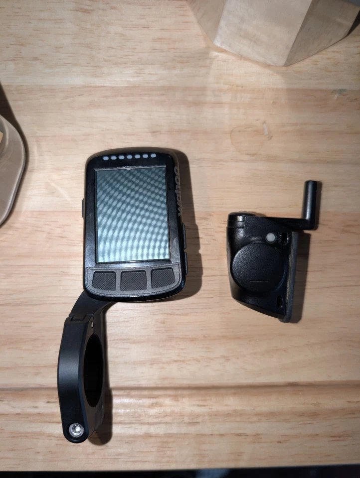 Computador de bicicleta Wahoo Elemnt Bolt V1 GPS preto - Imagem 1 de 4