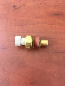 International Coolant Temperature Sensor 1675751C1 - Picture 1 of 2
