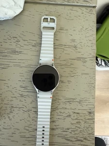 Samsung Galaxy Watch 7 SM-L315 LTE 44 MM Argent très bon état - Photo 1 sur 4