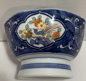 ciotola riso giappone bianco blu bardella fiori ornato piedi ceramica - Foto 1 di 12