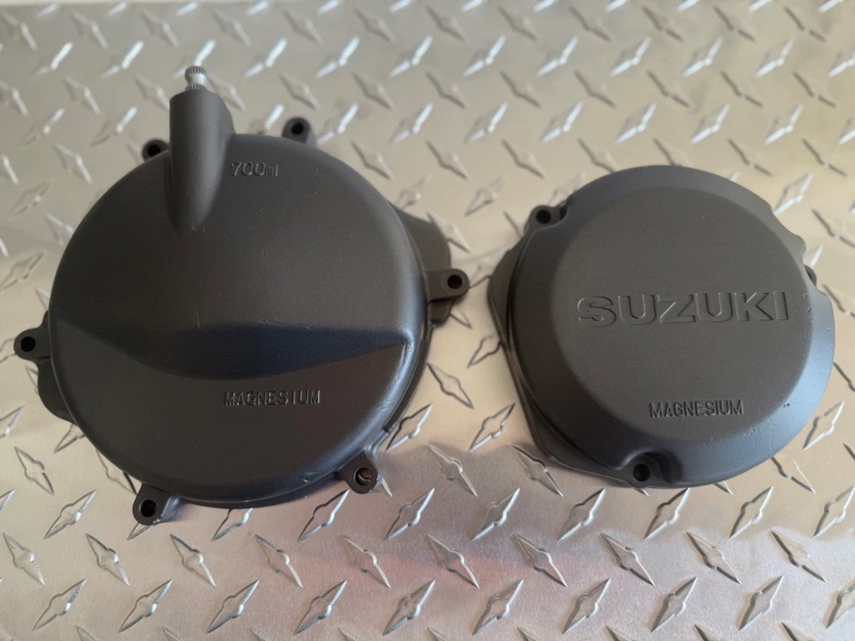 Cubierta de embrague exterior Suzuki RM125 Foto 1 de 4