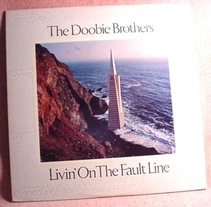 The Doobie Brothers Near Mint Stereo Lp - Livin’ On The Fault Line Warn Bro 1977 - Picture 1 of 4