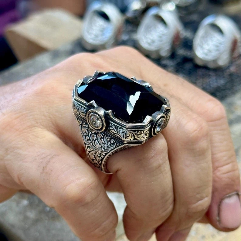 Anillo otomano de plata grande de ónix negro cuadrado hecho a mano de plata de ley para hombre Foto 1 de 4