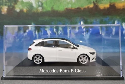 Mercedes Classe B W247 1:43 Herpa Polar Bianco Pressofuso Auto Scatola + Display - Immagine 1 di 4