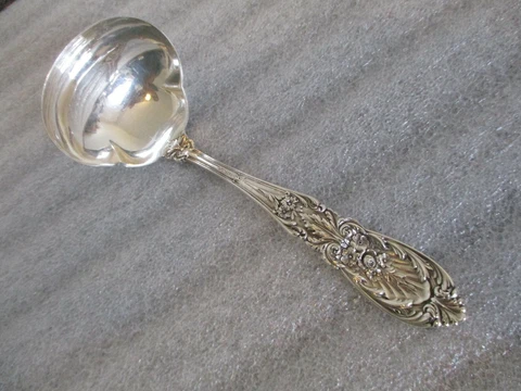 INTERNATIONAL SILVER RICHELIEU PATTERN GRAVY LADLE STERLING SILVER 73g Cover