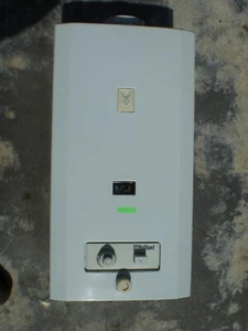 Vaillant MAG 275 / 10 XRTZ SO 16 17-19 kw Durchlauferhitzer (grün) - Bild 1 von 5