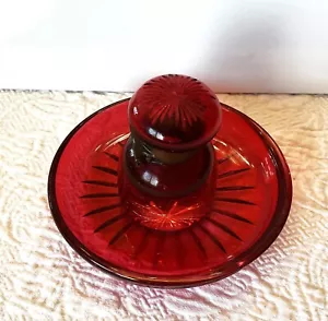 Solid One-piece Red Flip-Top Ink Well - Picture 1 of 3