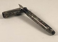 Vintage Cascade Pearl/Red Stripes Fountain Pen