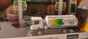 Scania P-Series BP Tanker Truck White and BP Service Gas Station Diorama 1/64 - Picture 1 of 9