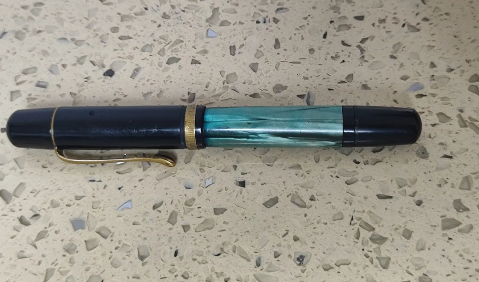 Pluma Estilográfica Pelikan PATENT 100 CN Nip Verde/Negro Años 40 para Piezas Foto 1 de 4