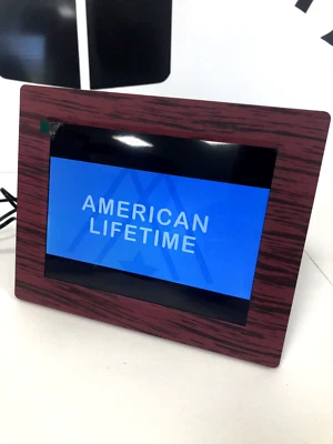 Reloj de día con día y fecha - Pantalla de 8 pulgadas - Marco púrpura "caoba" Foto 1 de 4