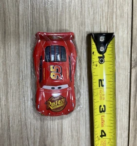 Nuevo Disney Pixar Cars Lightning McQueen - Coche de carreras de metal fundido a presión escala 1:55 nuevo - Imagen 1 de 6