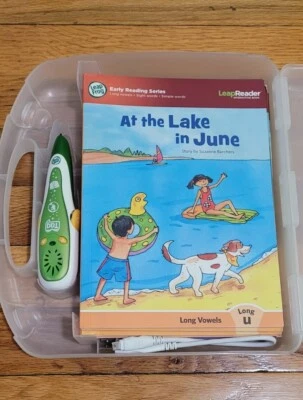 LeapFrog Tag Green Stylus Pen Reader with 8 Books - Works Fine -  Leap Frog - Image 1 of 4