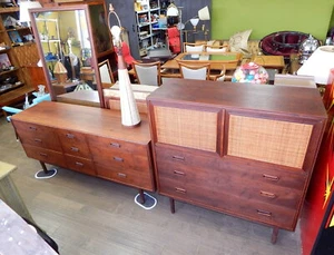 Founders Mid Century Danish Walnut Dresser Chest Full Bed Mirror Bedroom Set - Picture 1 of 12