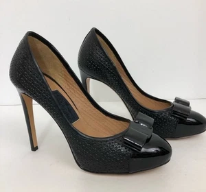 Salvatore Ferragamo Black Patent Leather Vara Bow Pumps Size 6.5 B - Picture 1 of 6