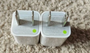 2x Adaptador Cargador USB Original Apple - Enchufe EE. UU. - A1265 para iPhone, iPad, iPod 5W - Imagen 1 de 2