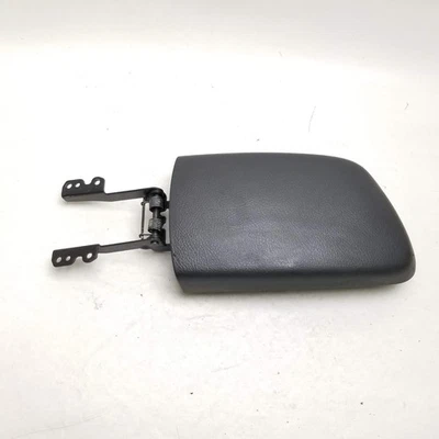 Toyota Yaris 2006-2011 sedán 06 07 08 09 10 11 consola central tapa reposabrazos  Foto 1 de 4