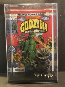 Custom Godzilla # 1662 Funko Pop, Case & Matching reprint Comic Book #1 backdrop - Picture 1 of 4