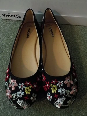 Pisos de ballet bordados florales negros Misses, plantilla acolchada, talla 6 1/2, nuevos Foto 1 de 4