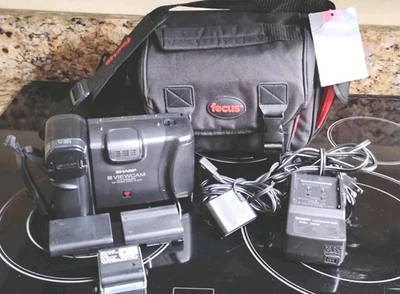 SHARP 8 VIEWCAM VL-E49u HI-FI 12X POWER ZOOM Auto Focus Camcorder - Batteries - Image 1 of 4