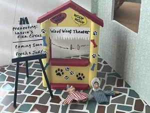 Dollhouse Miniature Pet Theatre With Sign And Puppets 1:12 scale - Picture 1 of 12
