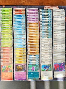 Pokémon Destined Rivals - Komplettes REVERSE HOLO Set C/UC/R - 165 Karten - Bild 1 von 3