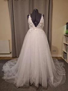 Wedding Dress Size S- M , Backless, Deep V Neck - Picture 1 of 9