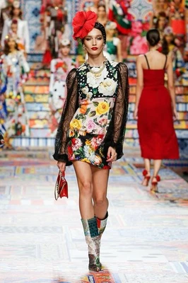 NEW Runway Dolce & Gabbana Floral Sheath Mini Dress IT 36 / 0 - Image 1 of 4