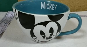 Disney Store Mickey Mouse Yikes! 20 Unzen Keramik Kaffeebecher Tasse - Bild 1 von 4