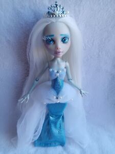 Custom Monster High OOAK Lagoona Blue Doll Repaint White Hair Reroot.