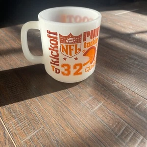 Taza de té de café vintage de fútbol americano # 32 Glasbake naranja blanco con leche - Imagen 1 de 4