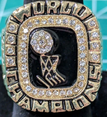 Anillo Miami Heat Pérez 2006 réplica Campeones del Mundo NBA Foto 1 de 4