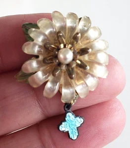 Vintage Plastic Flower w/ 3/8" 4 Way Enamel Sterling Cross Dangle Medal Pin 1" - Picture 1 of 8
