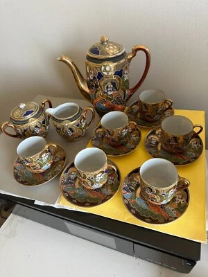 RARE JAPANESE SATSUMA 16 PC'S TEA/COFFEE SET & TRAY STAR OF DAVID FAMILY CREST. - Image 1 of 4