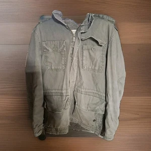 Chaqueta militar Converse One Star con capucha para hombre talla pequeña verde estilo utilitario - J3 - Imagen 1 de 6