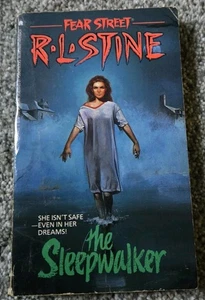 R.L Stine Fear Street book #6 The Sleepwalker YA Horror Book Series Vintage - Imagen 1 de 8