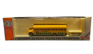 Con-Cor 0004-001044 International Bluebird Schulbus - Camp Woebegon Maßstab 1:87 - Bild 1 von 4