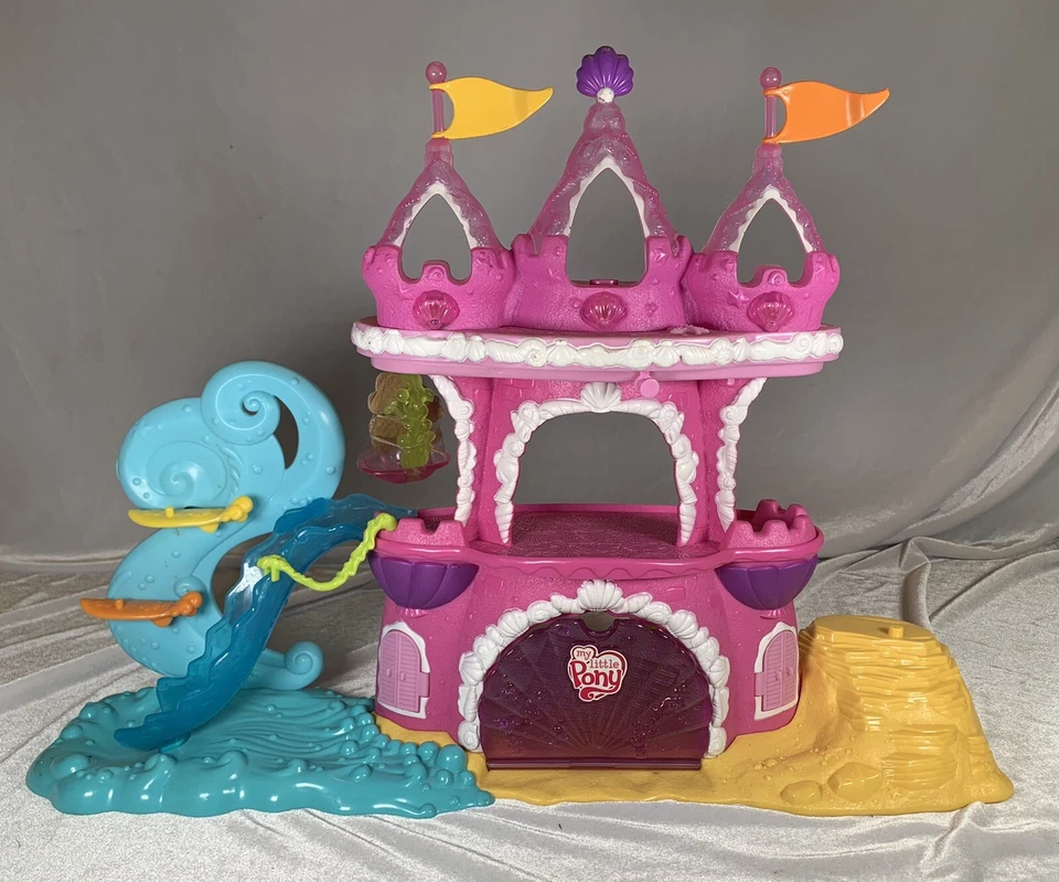 Hasbro 2009 My Little Pony Mermaid Seahorse Castle Ponyville Juego ¡Funciona!! Foto 1 de 4