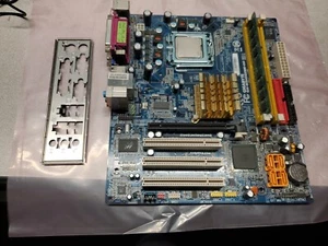 GIGABYTE GA-8I945GZME-RH Socket LGA 775 CON PROCESADOR DE CPU SL88T A BORDO - Imagen 1 de 6
