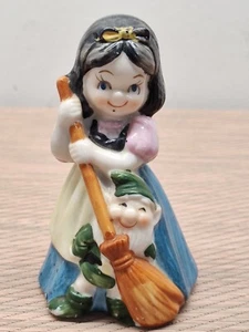 Schneewittchen mit Zwerg handbemalte Keramik Bilderbuch Glocke von J.S.N.Y. Vintage  - Bild 1 von 10
