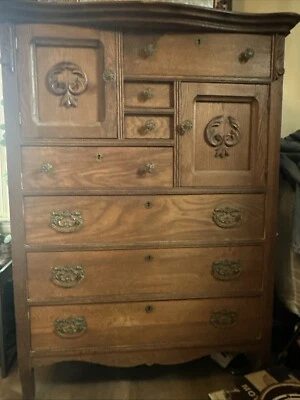 Cómoda antigua con dos cajas de sombreros y hermosa incrustación de roble capó cofre alto Foto 1 de 2